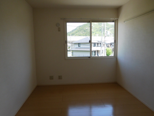 パインハイツ　Ａ棟の子供部屋