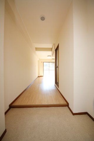 スターヒルズマルサンの玄関|別部屋同間取りのお写真となります。参考にご覧くださいませ。