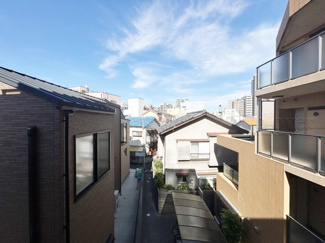 【展望】 | 眼前に広がる空の雄大さと、このお部屋の自慢の一つである「眺望」をご覧ください。毎日、この景色を独り占めできる新生活に夢が広がります。～即日のご見学可能～　お問合せはお気軽にどうぞ。