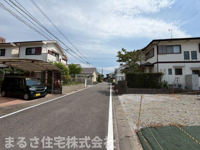 本郷北方　中古戸建の前面道路含む現地写真
