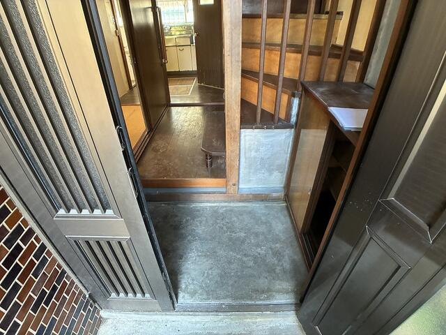 松戸市西馬橋３丁目戸建の玄関|内装リフォーム前