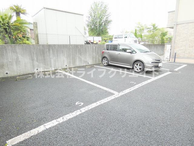 クレールメゾンⅠの駐車場