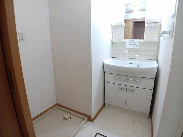 フィオーレ長行東二番館の洗面所