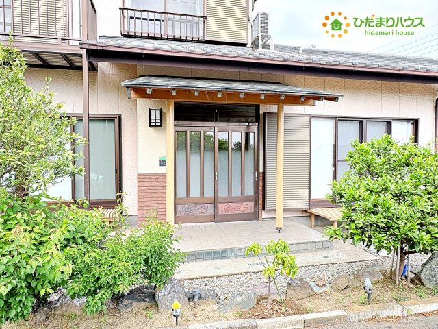 熊谷市相上　中古一戸建ての玄関