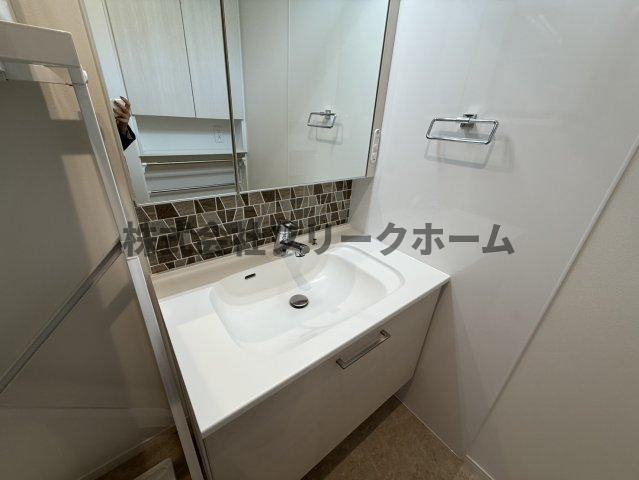 三鷹市井の頭５丁目の一戸建ての洗面所