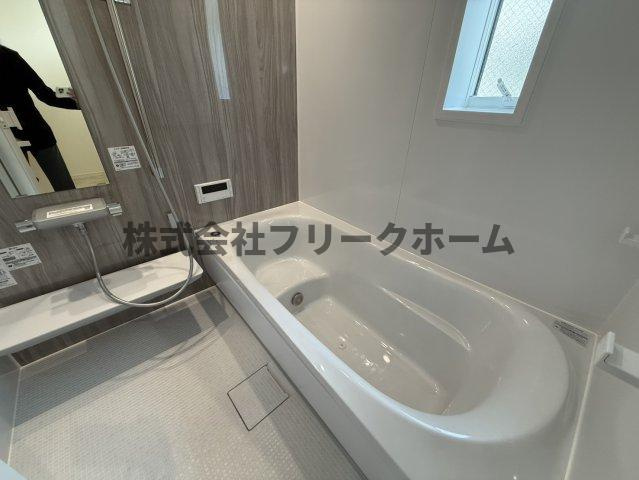 三鷹市井の頭５丁目の一戸建ての浴室