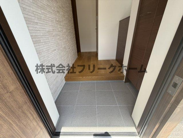 三鷹市井の頭５丁目の一戸建ての玄関