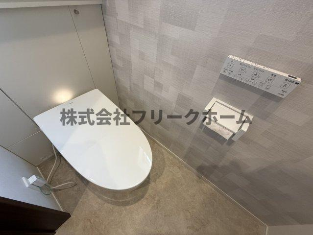 三鷹市井の頭５丁目の一戸建てのトイレ