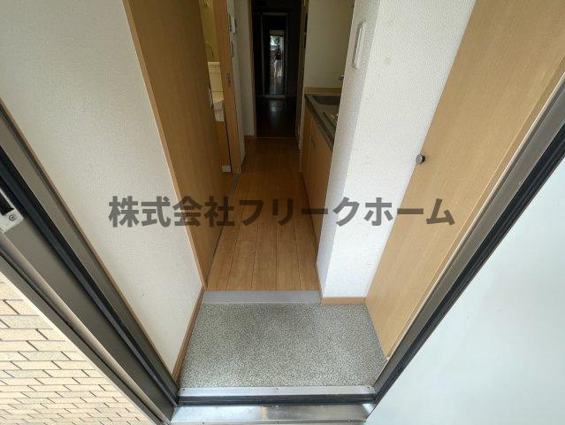 武蔵野市西久保３丁目のアパートの玄関