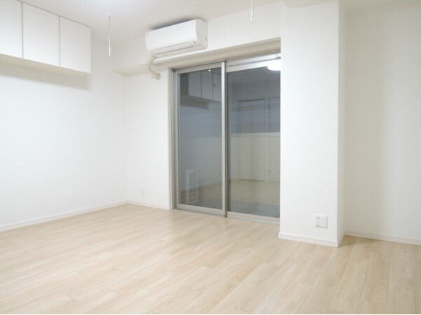 ドエル芦屋WESTの居間・リビング
