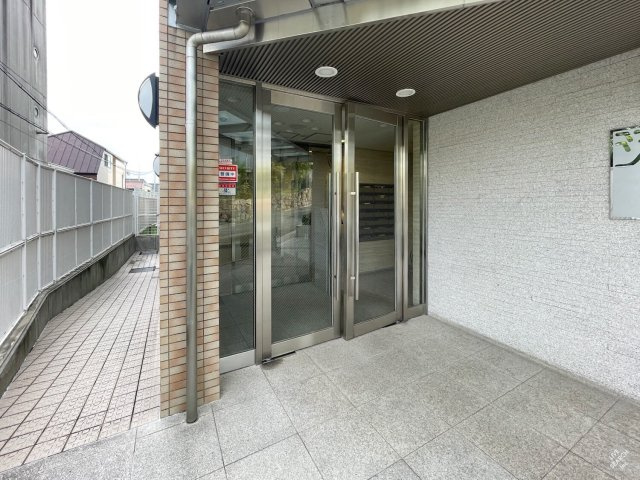 ジークレフ夙川フラットのエントランス