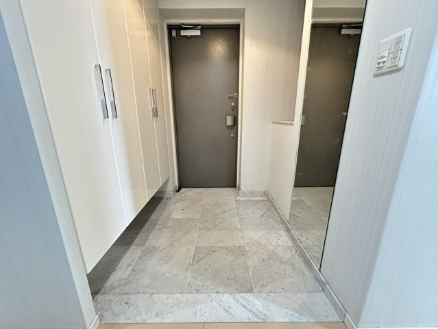 ジークレフ夙川フラットの玄関