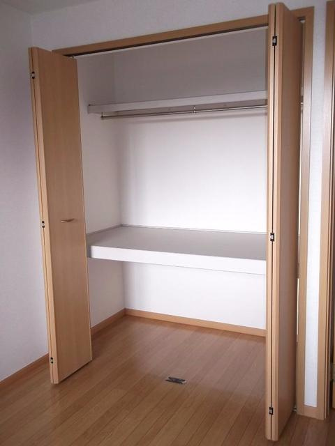 2階のお部屋になります。