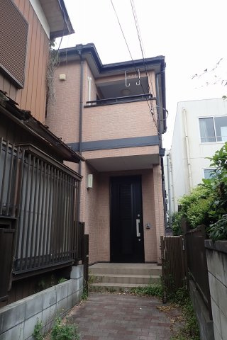 上落合9丁目貸家の外観