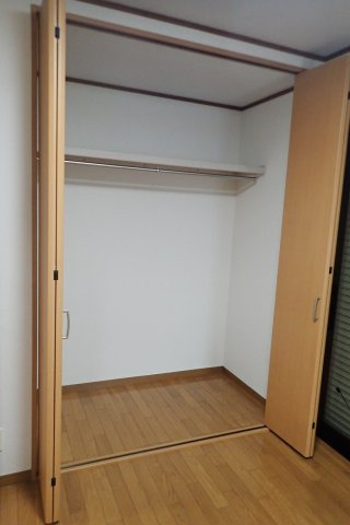 上落合9丁目貸家の収納
