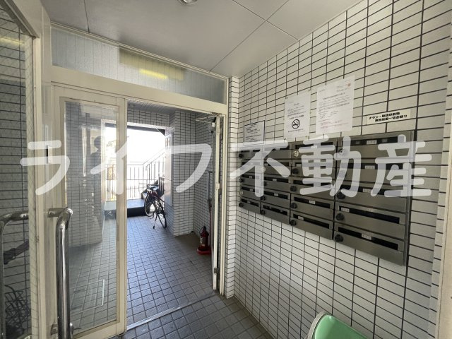 アールエス菱屋西のエントランス|清潔なエントランスです
