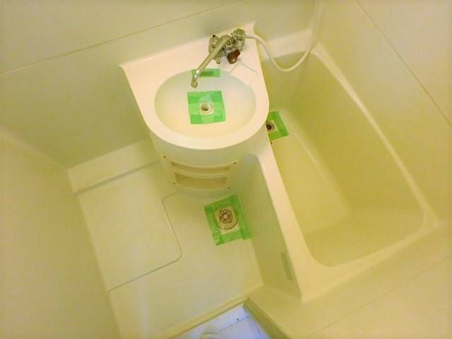 ジュネパレス塚本の浴室|落ち着いた空間のお風呂です