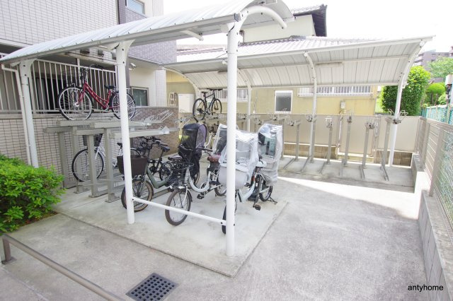 アリスガーデンエサカ 仲介手数料無料の駐車場