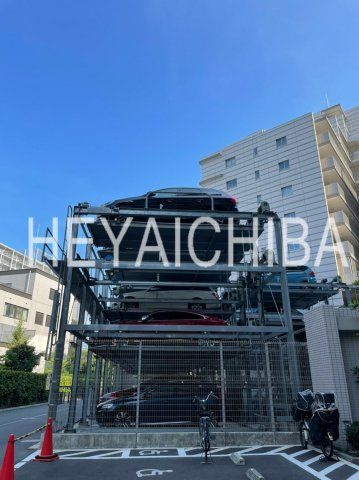 クレストシティ木場の駐車場