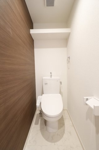 メゾンソレイユ久留米Aのトイレ|ゆったりとした空間のトイレです