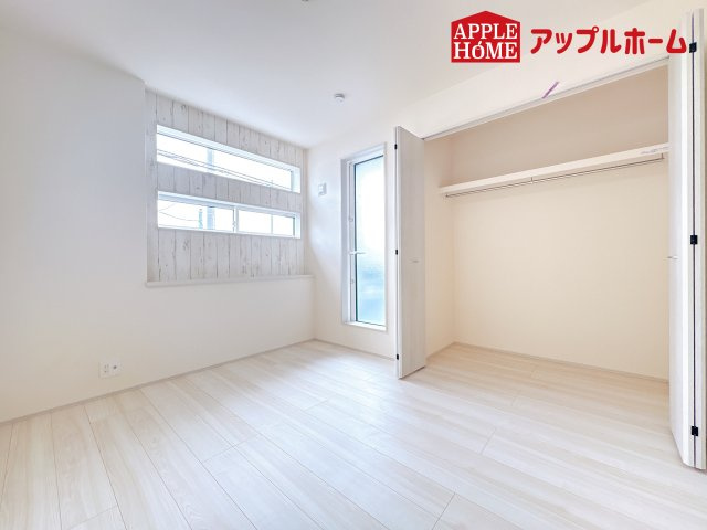 [新築住宅] 鴻巣市人形1丁目 全1棟の洋室|２階居室は全室収納あり！たっぷりある収納活用でお部屋もキレイを保てます♪