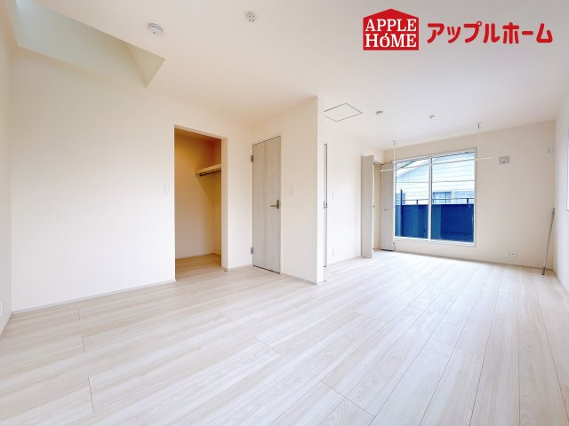 [新築住宅] 鴻巣市人形1丁目 全1棟の洋室|２階居室は全室収納あり！たっぷりある収納活用でお部屋もキレイを保てます♪