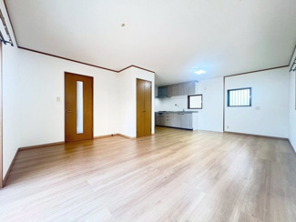 【居間・リビング】 | 池田市荘園1丁目テラスハウス　
