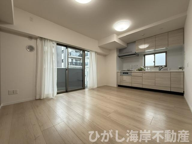 プレディアンスフォート湘南平塚リコットの居間・リビング|新規リフォーム完了！　12.3帖　LDK