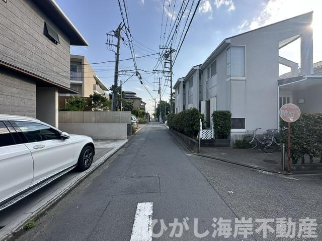 藤沢市鵠沼松が岡2丁目　売地の前面道路含む現地写真|現地外観