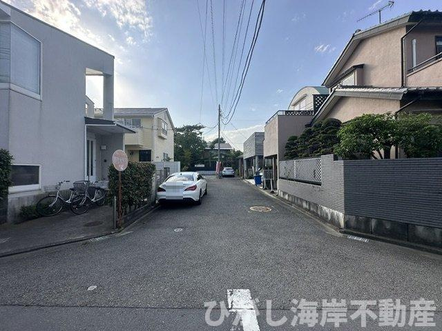 藤沢市鵠沼松が岡2丁目　売地の前面道路含む現地写真|現地外観