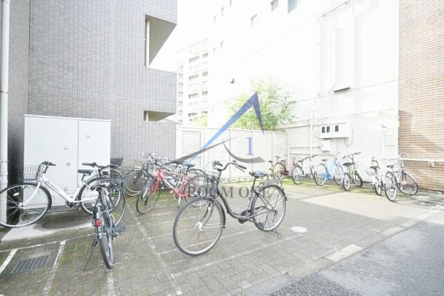 ルーブル池上３番館の内装|駐輪場です。
