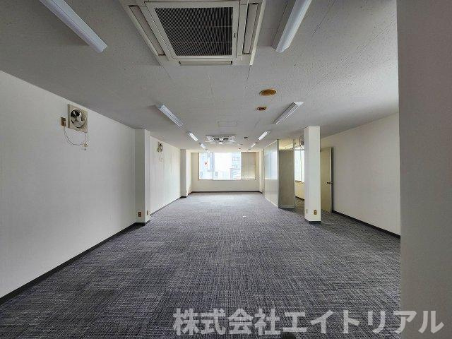 マキビルの内装