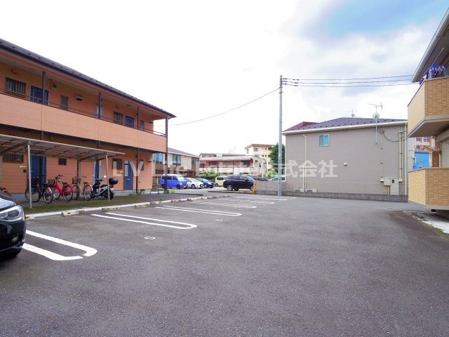 アヴニールの駐車場