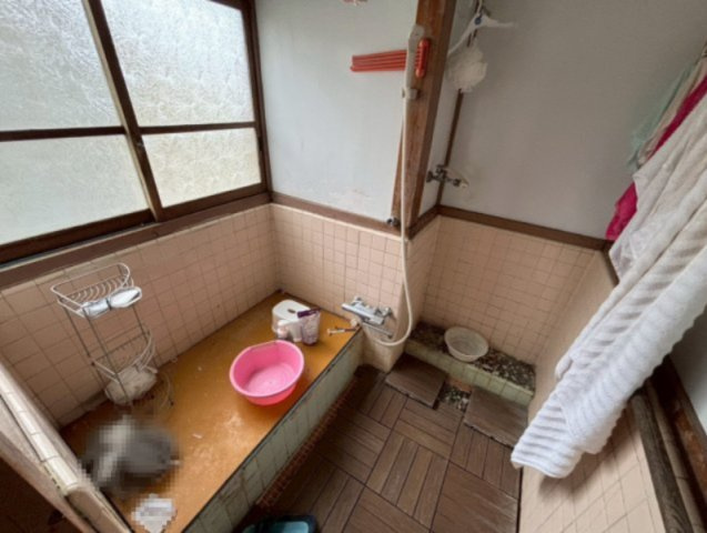 旭市泉川　倉庫付き中古戸建の浴室