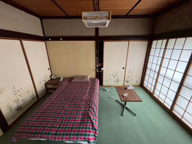 旭市泉川　倉庫付き中古戸建の洋室