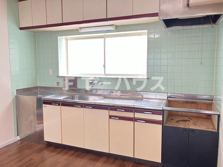 下貝塚戸建のキッチン