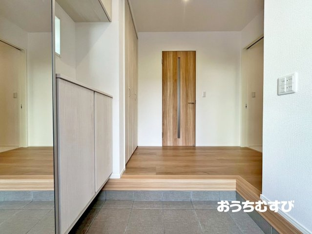 北区成願寺102(全2棟)の玄関