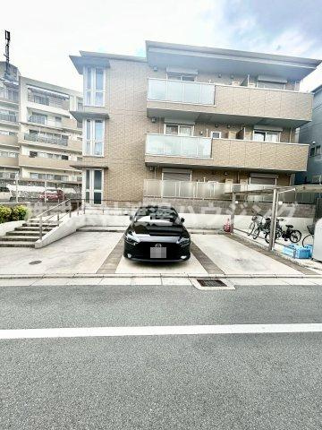 セジュールエピの駐車場