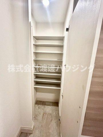 セジュールエピの収納|天井高シューズBOX
