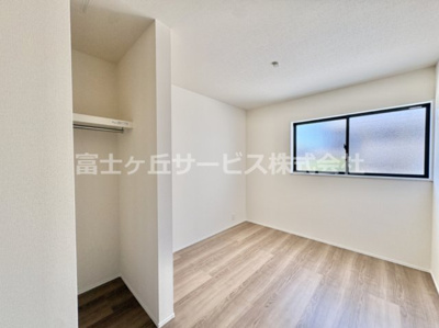 【洋室】 | 田原市神戸町東大坪 新築一戸建て 1号棟 | 広々とした洋室です