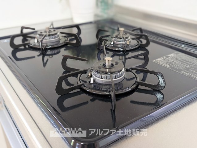 昭島市郷地町１丁目中古戸建のキッチン|【Life without end】
◆心地よさを求めて◆終わりのない暮らしづくりはキッチンから始まる。食事は暮らしの中でとても重要。お洒落なキッチンを使用すれば空間の居心地良さが変わる。