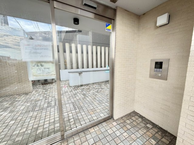 ディーレスティアりんくう羽倉崎|西側共用エントランス