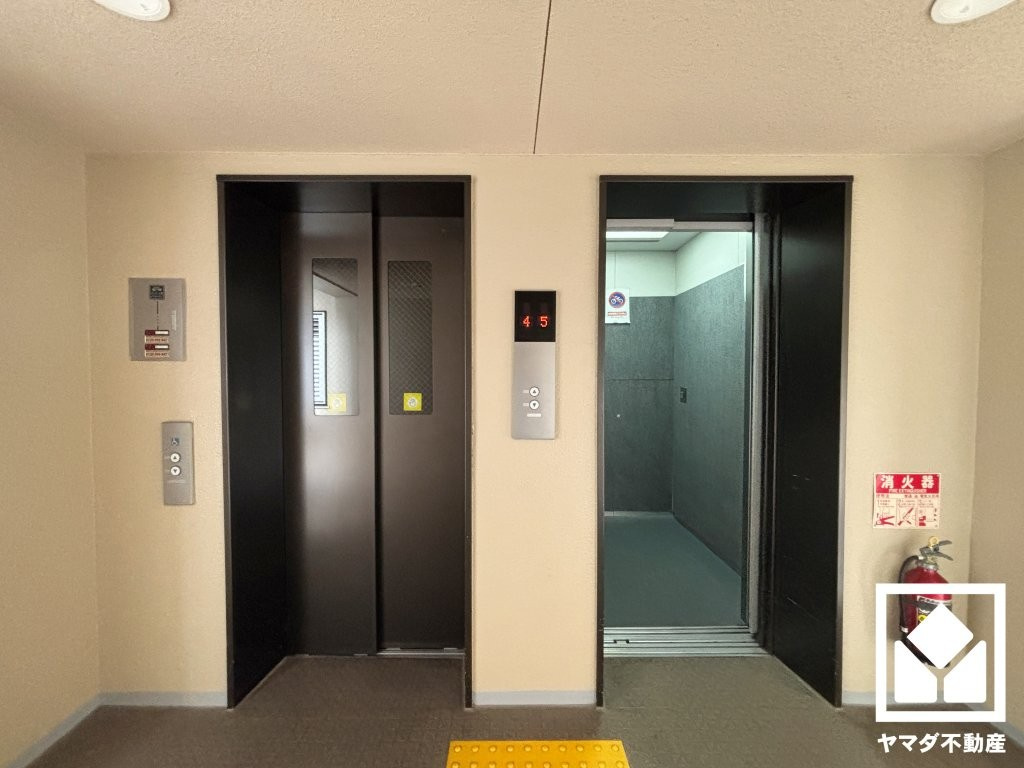 ザ・ガーデネスクシティコムズ館のその他共用部分|2基のエレベーターを設置し、待ち時間を短縮。快適な住まいへのアクセスをスムーズに。
