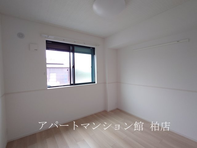 ブラウンヒルズの洋室