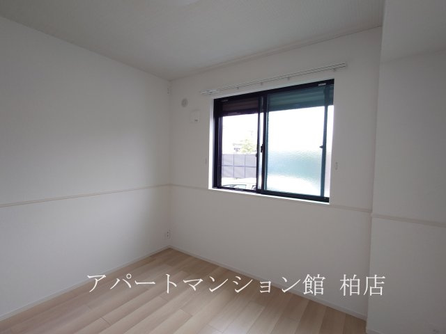 ブラウンヒルズの洋室