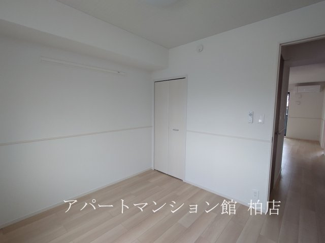 ブラウンヒルズの洋室