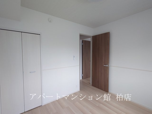 ブラウンヒルズの洋室