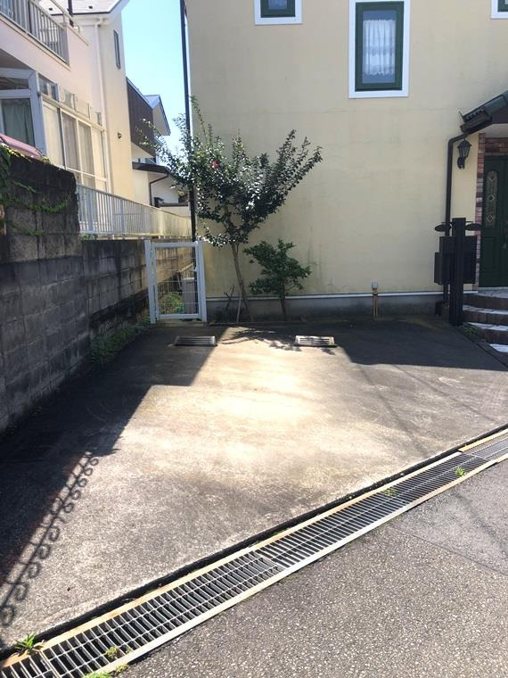 杉田戸建の駐車場