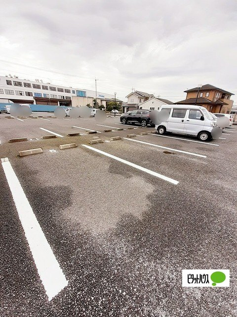 ピーノヴィアーレ前橋の駐車場