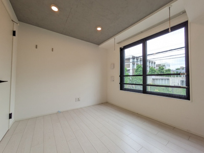 どんな家具も似合いそうな居室